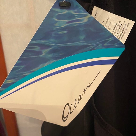 Dolfin “ocean back to basics” NEW swimsuit red white black - Picture 3 of 6